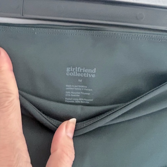 Girlfriend Collective Size M Bike Shorts in Terrace Green - Picture 2 of 5